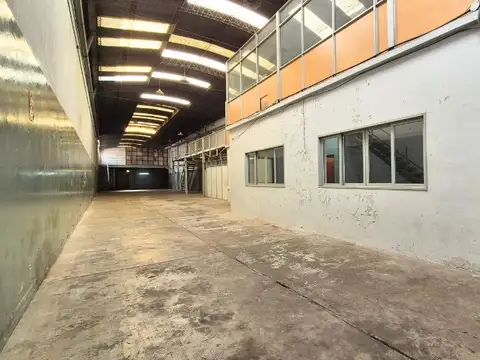 Galpon en Alquiler 61  mts Fondo