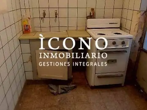 Venta 2 ambientes con patio ? Subte C/E ? UADE ? Independencia al 900
