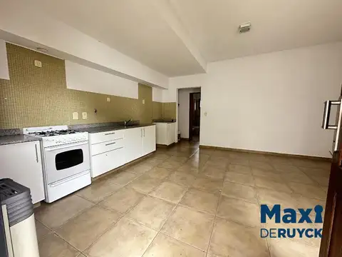 Departamento en Alquiler en Bernal, $ 630.000