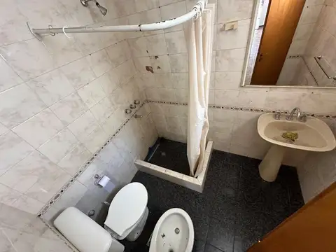 Casa en Alquiler con 1 cochera