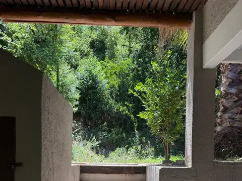 Casa 6 ambientes con 2 baños