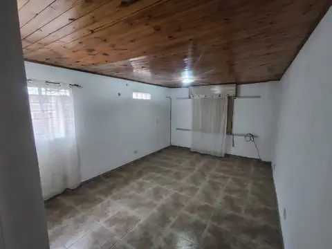 Departamento en Alquiler en Pablo Nogues, $ 400.000