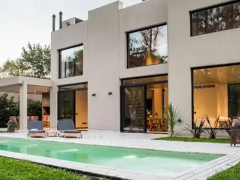 Casa en venta, Barrio Los Puentes, Luján, tres dormitorios