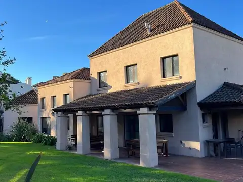 Casa en Alquiler de 5 dormitorios