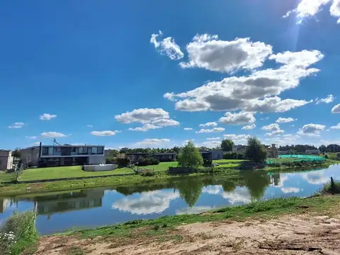 Casa 5 ambientes con 5 baños