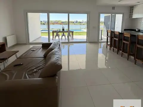 Casa en venta - 3 Dormitorios 3 Baños - Pilar