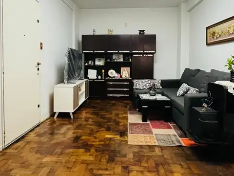 Avenida General San Martín 300, Piso 1