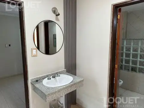Casa en PA, 3 dormitorios y terraza en venta. Barrio María Selva, Santa Fe