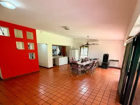 Casa Quinta en venta, Barrio Yei Pora, con 3 lotes