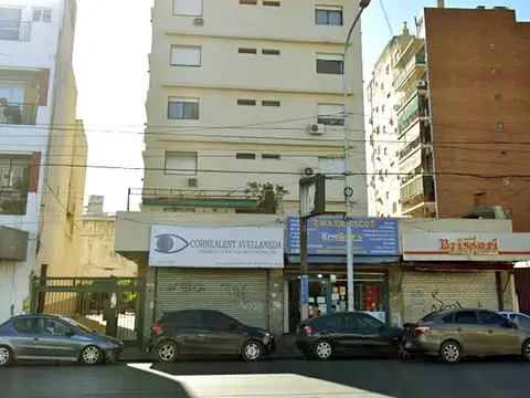 DEPARTAMENTO DE 2 AMBIENTES EN PLANTA BAJA CON VISTA AL EXTERIOR. AV. BELGRANO 370 AVELLANEDA.