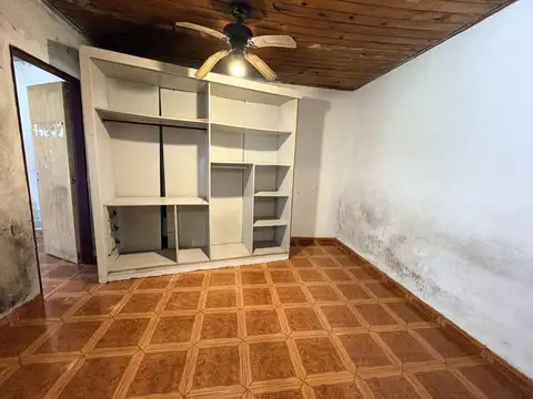 Venta Casa a reciclar 3 ambientes en Quilmes Oeste sobre lote de 300 M2