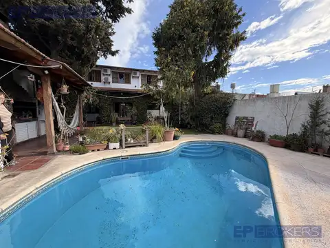 Casa en venta 5 ambientes Parque y Pileta GRAN ZONA