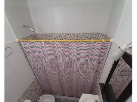 calle de los 7 hermanos 718 , Piso 0