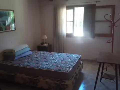 SE VENDE CASA + 3 DEPARTAMENTOS INDEPENDIENTES