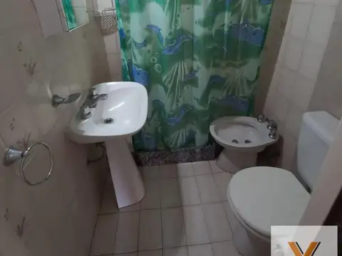Edificio Comercial en venta - 7 Dormitorios 5 Baños - Cochera - Villa Gesell