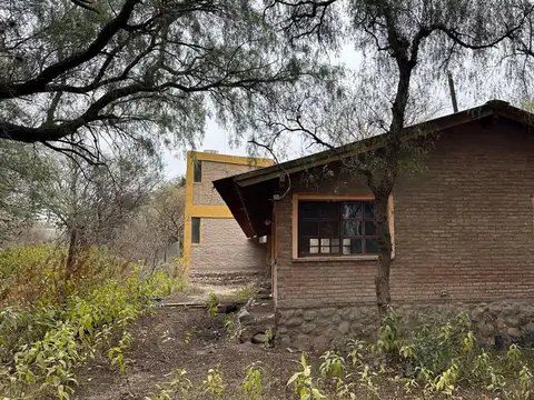 En venta casa a refaccionar en capilla del monte