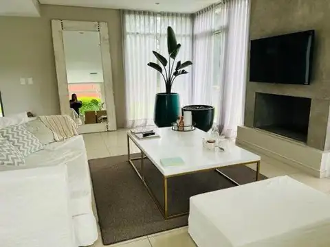 Casa 6 ambientes con 3 baños