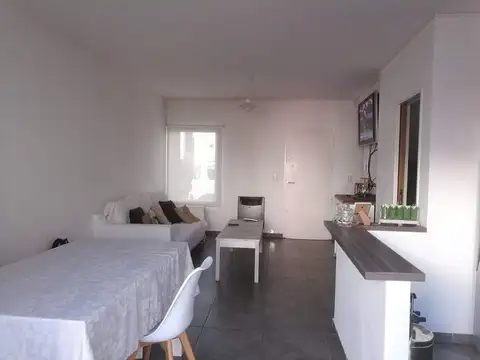 Depto Tipo Casa en Alquiler de 3 ambientes
