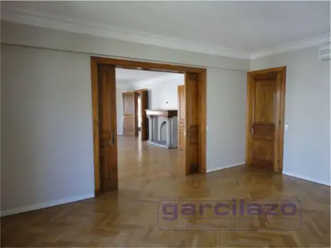 Departamento 5 ambientes con 4 baños