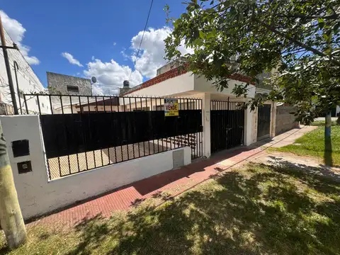 CASA 2 DORMITORIOS MUY BUEN ESTADO