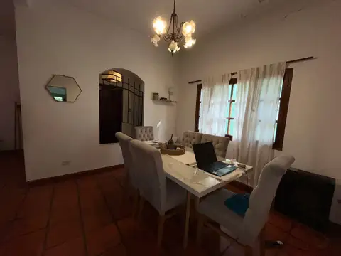 Casa 5 ambientes con 3 baños