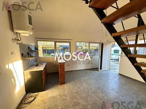 Departamento dos ambientes en alquiler Moreno centro
