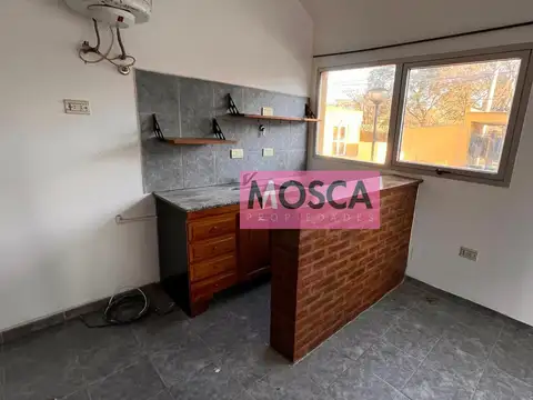 Departamento dos ambientes en alquiler Moreno centro