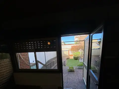 Casa en Alquiler con 2 cocheras