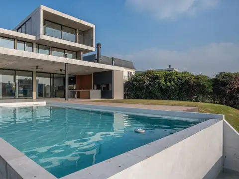 Casa en Alquiler, 5 Dormitorios, en Barrio Marinas, Puertos del Lago