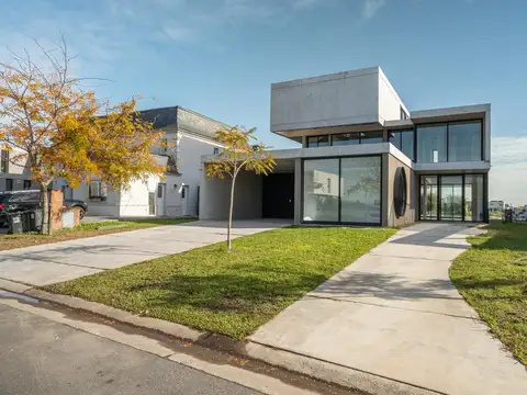 Casa en Alquiler de 5 dormitorios