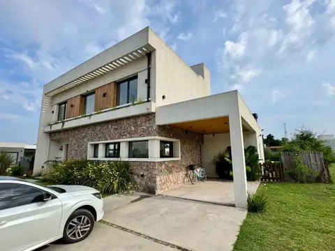Casa en Venta en Countries y Barrios Cerrados en Moreno, USD 320.000
