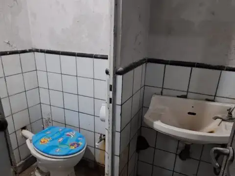 Casa 9 ambientes con 3 baños
