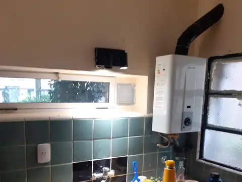 CASA EN PH AL FRENTE, 3 AMBIENTES, 2 DORMITORIOS, LIVING COMEDOR, BAÑO, LAVADERO, BUEN ESTADO