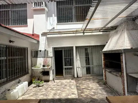 Depto Tipo Casa 4 ambientes con 2 baños