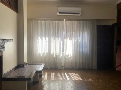 Depto Tipo Casa en Venta en Saavedra, USD 285.000