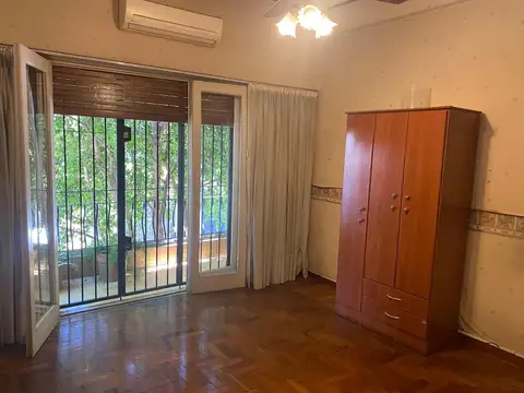 Depto Tipo Casa en Venta 50 años
