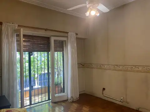 Depto Tipo Casa 6 ambientes con 2 baños
