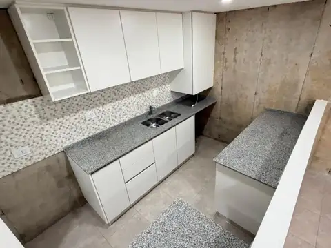 Casa en Alquiler con 1 cochera