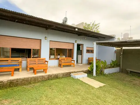 CASA CON PARQUE Y PILETA A LA VENTA TANDIL