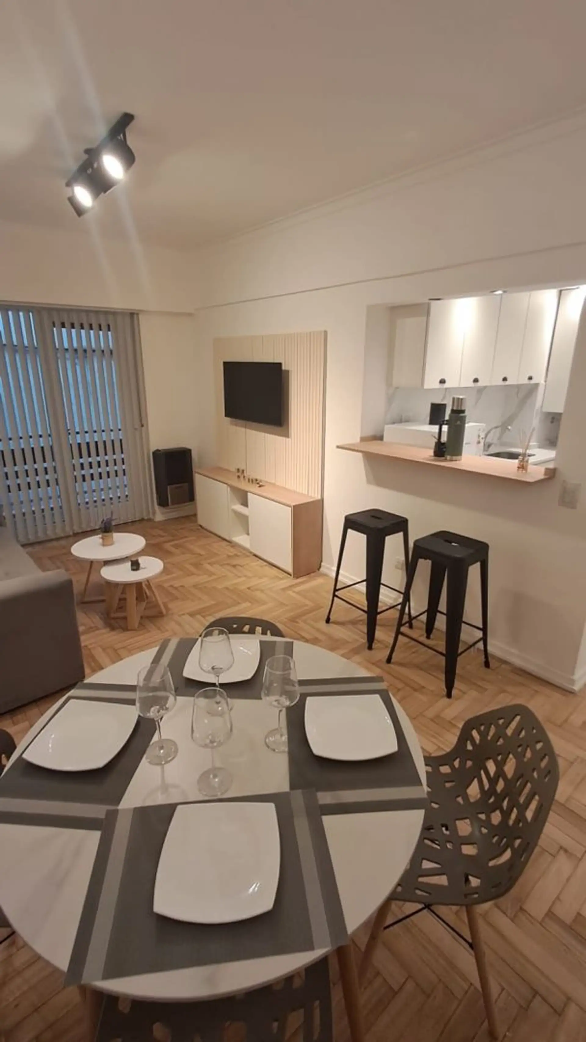Depto 2 amb, 42m² con patio y balcón — Macrocentro