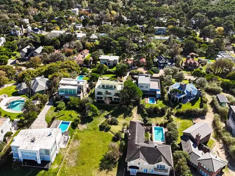 Casa en Alquiler Temporal en Carilo, $ 100