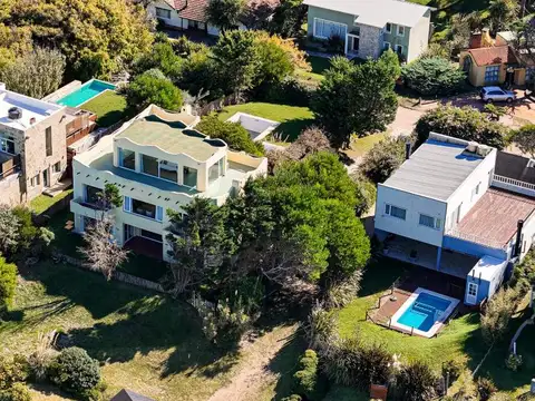 Casa en Alquiler Temporal con 2 cocheras