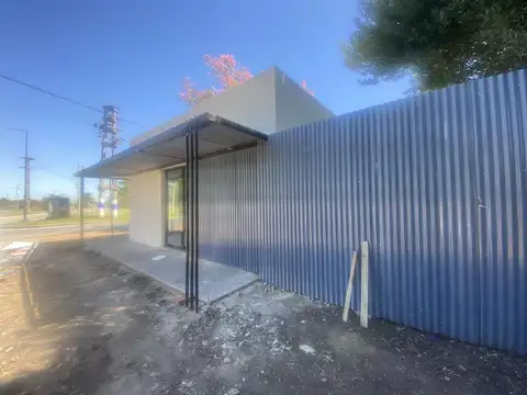 Local en Alquiler en Manuel B Gonnet, $ 2.000.000
