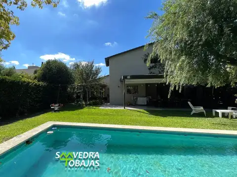 Funes Cadaques confortable e impoluta