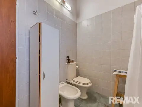 Venta casa 6 ambientes tipo PH con patio y balcon