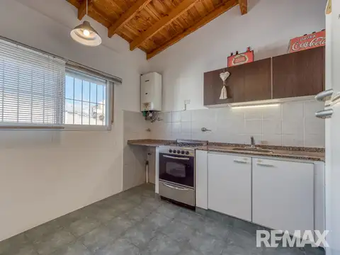 Casa 6 ambientes con 2 baños