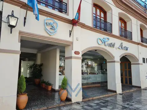 Hotel 3 estrellas en funcionamiento, en pleno centro de Salta Capital.