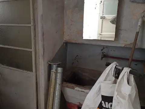 Casa venta  Necochea 2 dormitorios en esquina asfalto gas luz cloacas barrio residencial