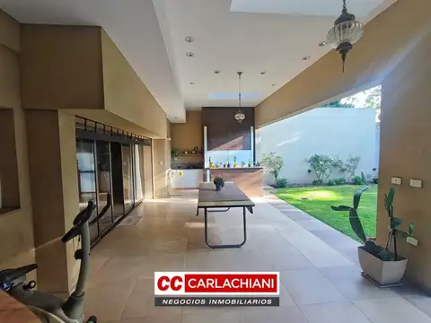 Casa 5 ambientes con 3 baños