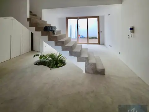 Depto Tipo Casa en Venta de 3 ambientes
